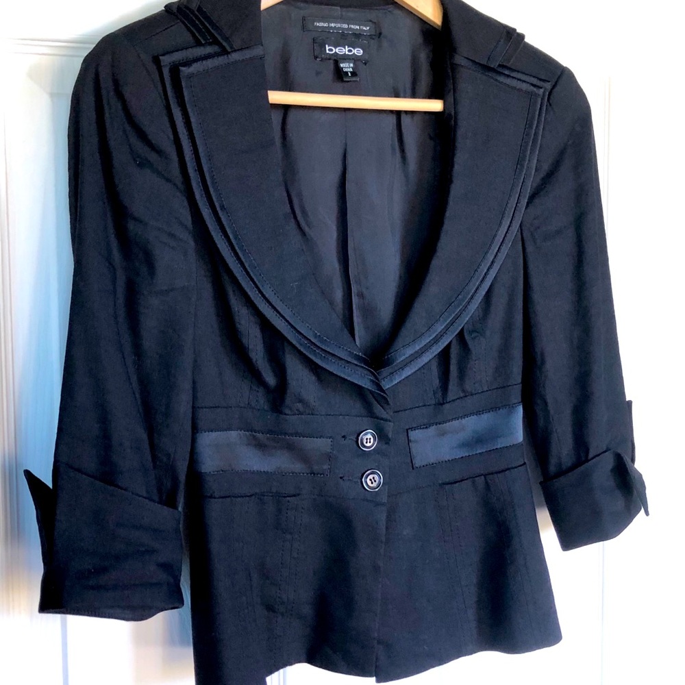 🌸BEBE🌸 Linen blend sexy blazer